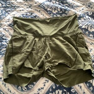 Old Navy army green maternity shorts with pockets - linen blend
